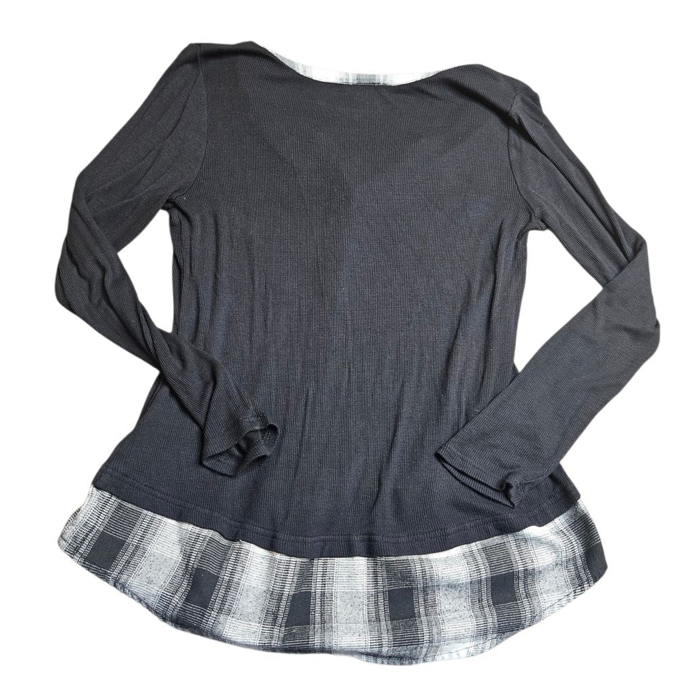 Venus Medium Black Plaid Hem Henley Long Sleeve Top - Picture 3 of 8